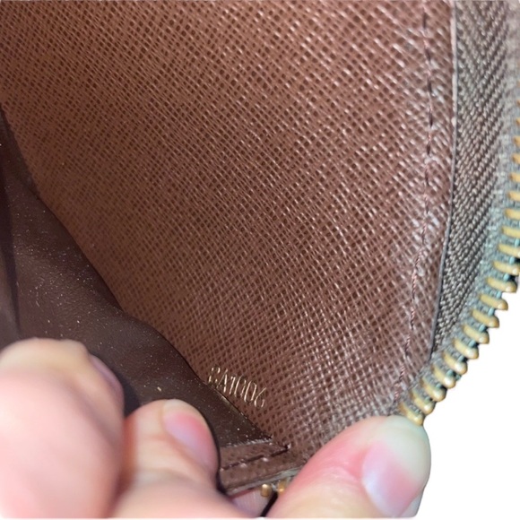 Authentic Louis Vuitton Brown Monogram Mini Lin Zippy Wallet - Picture 13 of 16